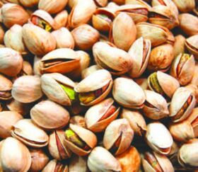 Pistachios are nuts that have a beneficial effect on men's sweating.