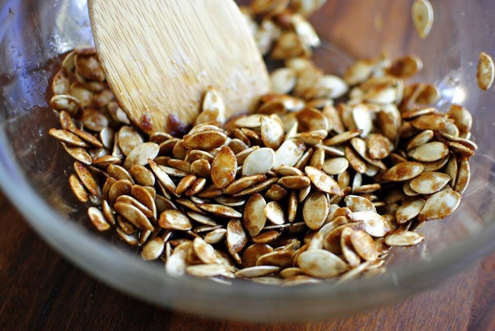 Pumpkin seeds can be consumed daily to prevent male diseases
